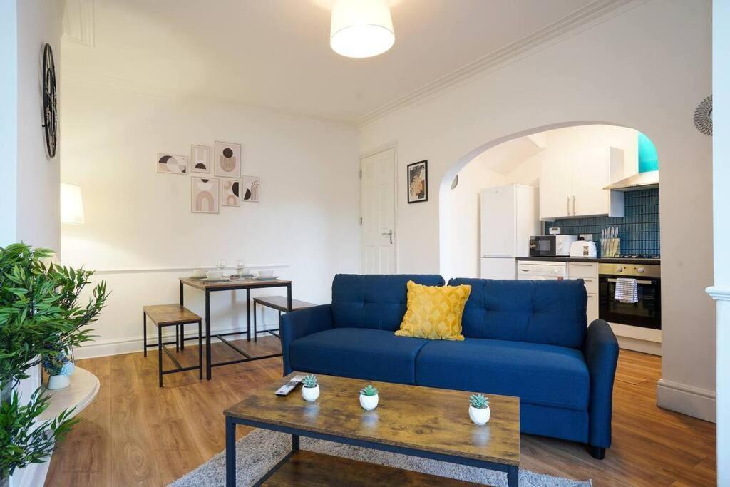 3 Bedroom Home With Free Parking Leeds  Exterior foto